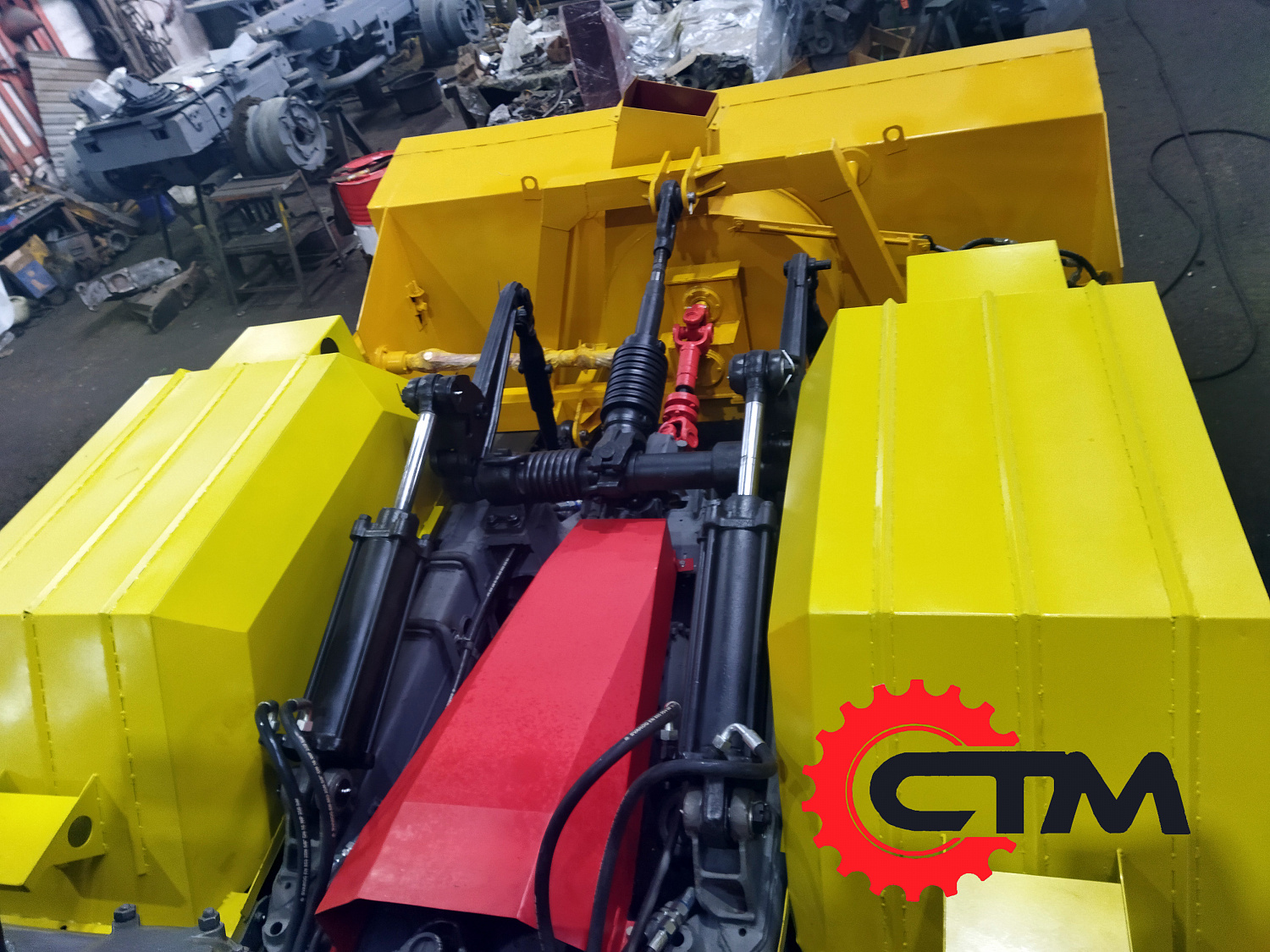 Трактор Кировец К-700 с фрезероторным снегоочистителем ФРС-3.2