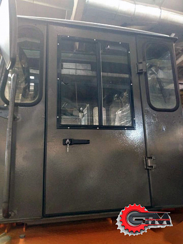Трактор Кировец К-700 задний отвал навесное оборудование