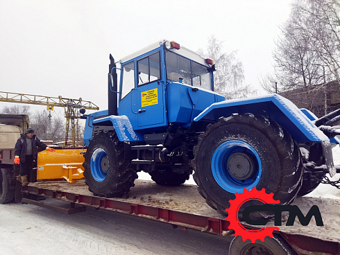 Трактор Т-150 с отвалом